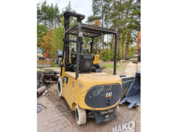 رافعة شوكية كهربائية Caterpillar EP35K-PAC: صور 4