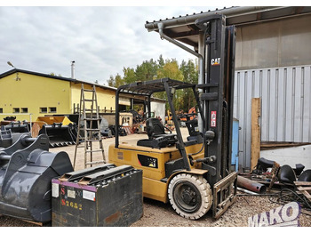 رافعة شوكية كهربائية Caterpillar EP35K-PAC: صور 2