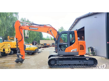 حفارات زحافة DOOSAN DX140LCR-5