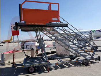 سلالم الطائرة