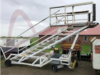 سلالم الطائرة TCG