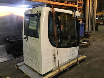 الكابينة والداخلية LIEBHERR