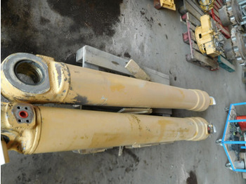 الاسطوانة الهيدروليكية LIEBHERR