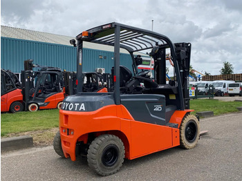 رافعة شوكية كهربائية Toyota 8FBMT40: صور 2 رافعة شوكية كهربائية Toyota 8FBMT40: صور 2