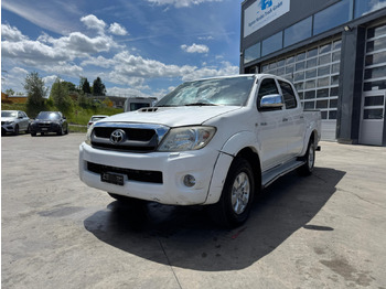 شاحنة البيك أب TOYOTA Hilux