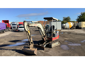 حفارة مصغرة TAKEUCHI