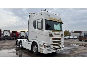 شاحنة جرار SCANIA R 560