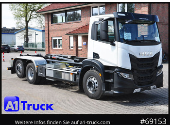 شاحنة ذات الخطاف IVECO X-WAY