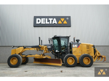 آلة تسوية الأرض CATERPILLAR 140M