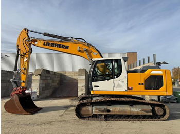 حفارات زحافة LIEBHERR R 922