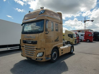 شاحنة جرار DAF XF 530