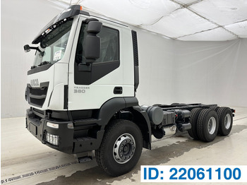 الشاسيه شاحنة IVECO Trakker