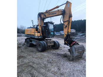 حفارة على عجلات HYUNDAI