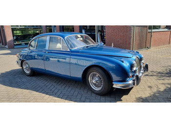 سيدان JAGUAR