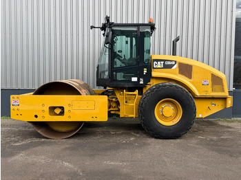 مدحلة CATERPILLAR CS64B