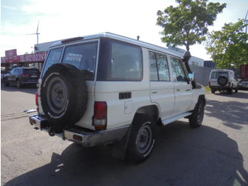 سيارة Toyota Land Cruiser HZJ76L 4X4 EXPORT OUTSIDE EU ONLY: صور 4