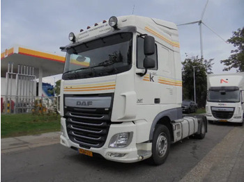 شاحنة جرار DAF XF 440