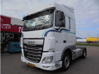 شاحنة جرار DAF XF 440