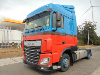 شاحنة جرار DAF XF 440