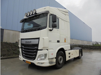 شاحنة جرار DAF XF 460