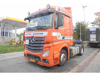 شاحنة جرار MERCEDES-BENZ Actros 1842