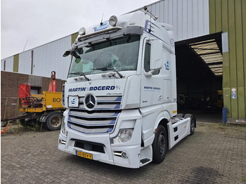 شاحنة جرار MERCEDES-BENZ Actros 1842