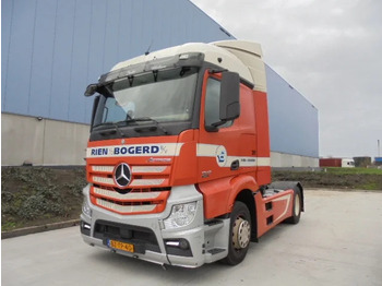 شاحنة جرار MERCEDES-BENZ Actros 1942