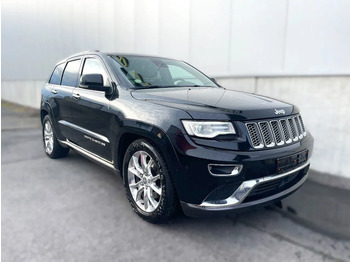 سيارة دفع رباعي JEEP