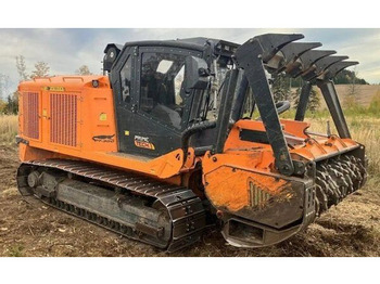 ماكينات قطع الحشائش الغابات