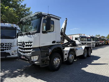 شاحنة ذات الخطاف MERCEDES-BENZ Arocs 3245