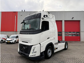 شاحنة جرار VOLVO FH