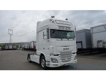 شاحنة جرار DAF XF 460