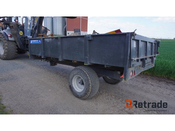 قلابة مقطورة