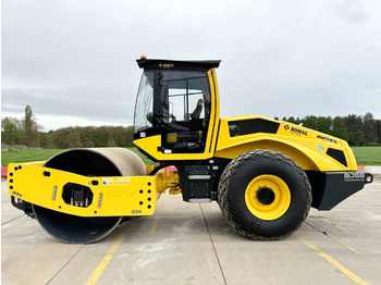 مدحلة BOMAG