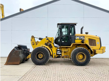 اللودر بعجل CATERPILLAR 938K