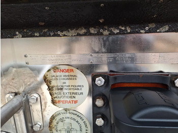 نصف مقطورة صهريج لنقل القار Magyar S34FD13: صور 5