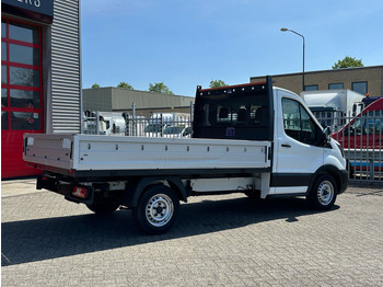 الشاحنات الصغيرة المسطحة Ford Transit: صور 4