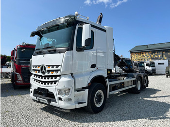 شاحنة ذات الخطاف MERCEDES-BENZ Arocs
