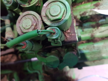 علم السوائل المتحركة JOHN DEERE