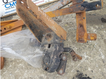 درابزين Massey Ferguson 5445, 5455 Front Mudguard Bracket Kit 3784943m92, 3784944m92: صور 2
