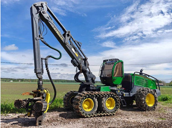 الحصادات JOHN DEERE