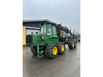 شاحنات نقل الأخشاب في الغابات JOHN DEERE