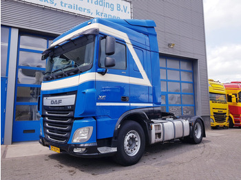 شاحنة جرار DAF XF