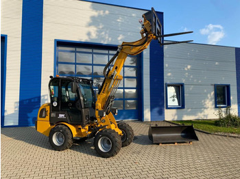 لودر مفصلي صغير KUBOTA