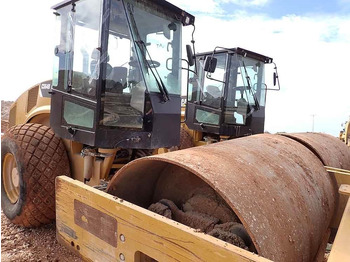 صفائح اهتزازية CATERPILLAR CS64B