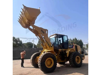 اللودر بعجل CATERPILLAR 966H
