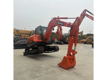 حفارات زحافة DOOSAN DX60