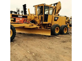 آلة تسوية الأرض CATERPILLAR 140H