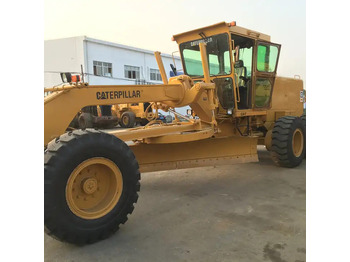 آلة تسوية الأرض CATERPILLAR 140G