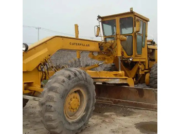 آلة تسوية الأرض CATERPILLAR 140G